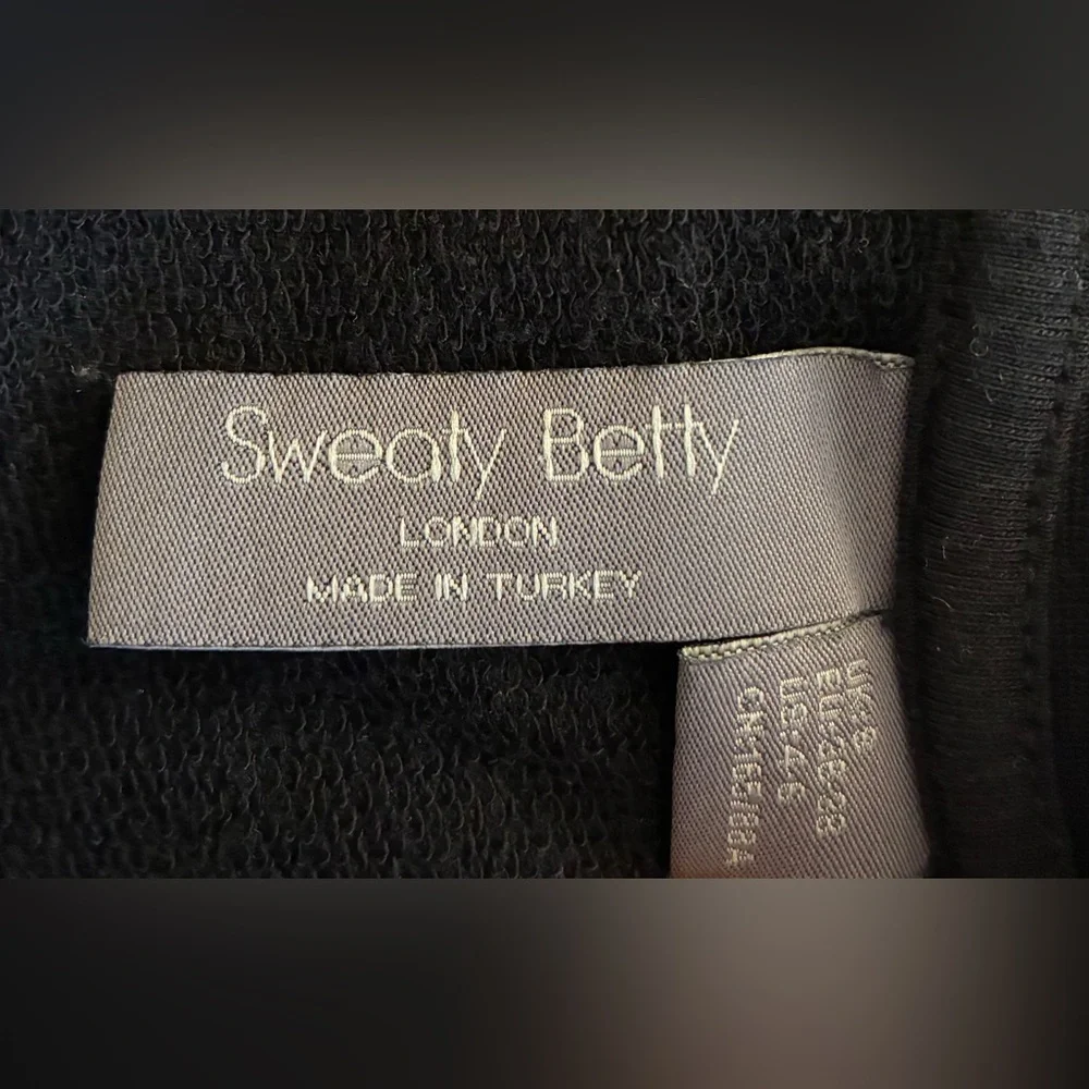 Sweaty Betty 100% Cotton Cropped Black Sweatshirt with Thumb Holes - Picture 3 of 3